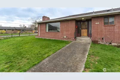 1523 S 15th Street, Mount Vernon, WA 98274 - Photo 2