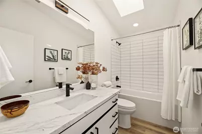 12037 C Fremont Avenue N #3, Seattle, WA 98133 - Photo 8