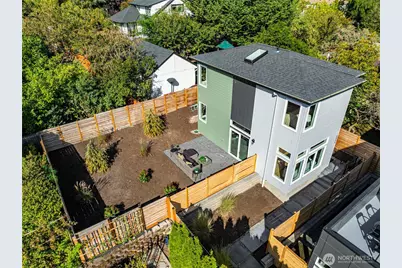 12037 C Fremont Avenue N #3, Seattle, WA 98133 - Photo 14