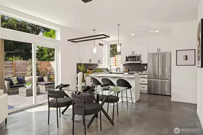 12037 C Fremont Avenue N #3, Seattle, WA 98133 - Photo 2