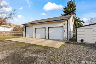 2609 Cascade Road, Yakima, WA 98901 - Photo 32