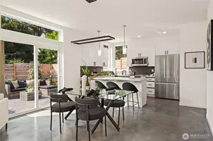 12037 C Fremont Ave N, Seattle, WA 98133 - Photo 2