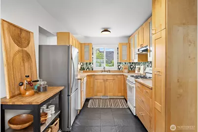 7813 46th Avenue S, Seattle, WA 98118 - Photo 8