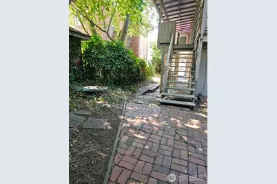 2630 58th Avenue SW #A, Seattle, WA 98116 - Photo 2