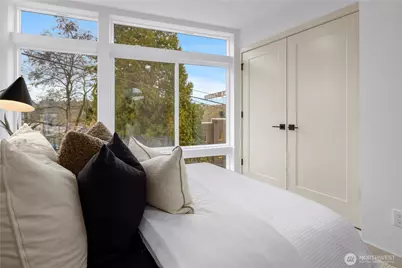 724 N 36th Street, Seattle, WA 98103 - Photo 18