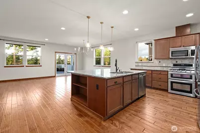 3008 SW Fairway Point Drive, Oak Harbor, WA 98277 - Photo 12