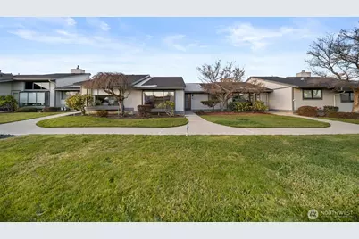 1310 Castlerock Avenue #9, Wenatchee, WA 98801 - Photo 2