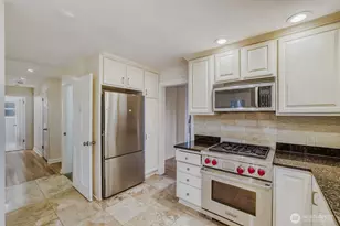 3246 W Viewmont Wy W, Seattle, WA 98199 - Photo 10