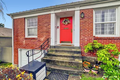 3246 W Viewmont Way W, Seattle, WA 98199 - Photo 2