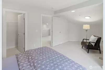 120 Newport Way NW #9, Issaquah, WA 98027 - Photo 32