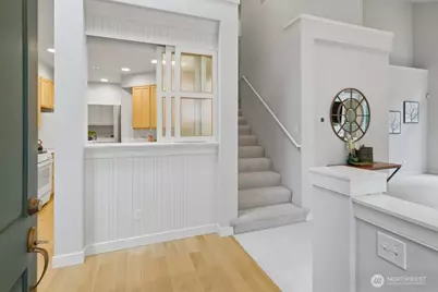 120 Newport Way NW #9, Issaquah, WA 98027 - Photo 4