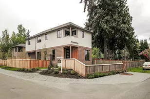 10202 44th Ave SW, Seattle, WA 98146 - Photo 2
