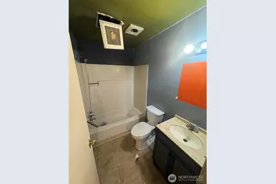 8915 10th Avenue S, Seattle, WA 98108 - Photo 10