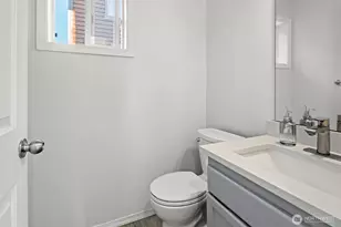 11211 Greenwood Ave N, Seattle, WA 98133 - Photo 12