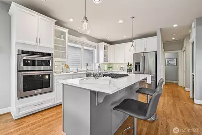 217 9th Avenue S, Edmonds, WA 98020 - Photo 6