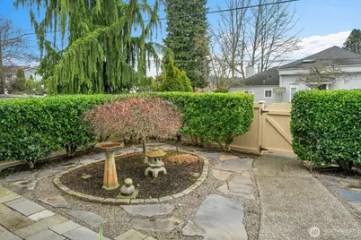 217 9th Avenue S, Edmonds, WA 98020 - Photo 36