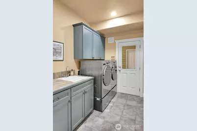 217 9th Avenue S, Edmonds, WA 98020 - Photo 18