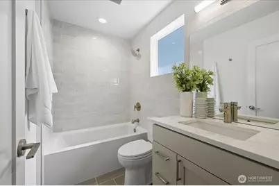 7322 11th Avenue NE #B, Seattle, WA 98115 - Photo 8