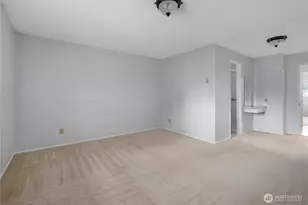 1124 SW 4th Ave, Oak Harbor, WA 98277 - Photo 18