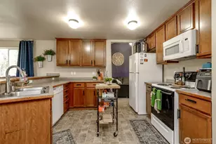 9925 12th Ave Ct E, Tacoma, WA 98445 - Photo 16