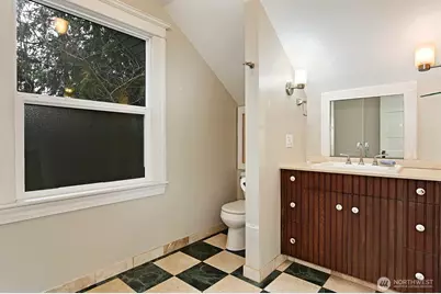 4729 Mount View Drive S, Seattle, WA 98108 - Photo 22