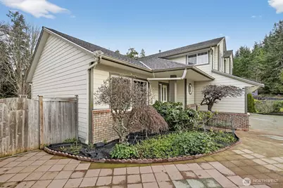 844 Holbeck Drive, Camano Island, WA 98282 - Photo 4