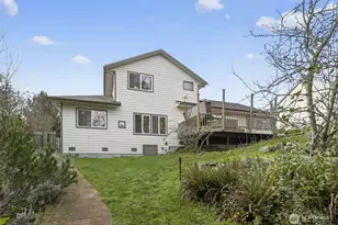 844 Holbeck Dr, Camano Island, WA 98282 - Photo 6