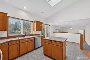 844 Holbeck Dr, Camano Island, WA 98282 - Photo 8