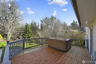 844 Holbeck Dr, Camano Island, WA 98282 - Photo 2