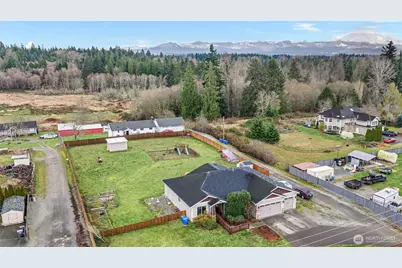 8113 214th Avenue E, Bonney Lake, WA 98391 - Photo 4