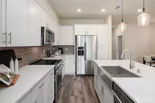 6901 NE 184th Ln, Kenmore, WA 98028 - Photo 4