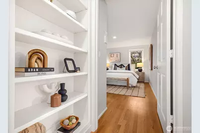 2101 Nob Hill Avenue N #1B, Seattle, WA 98109 - Photo 16