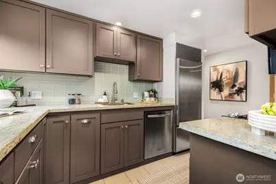 2101 Nob Hill Avenue N #1B, Seattle, WA 98109 - Photo 4