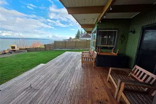 1577 Country Club Dr, Camano Island, WA 98282 - Photo 6