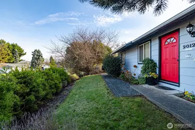 2012 E Belair Drive, Mount Vernon, WA 98273 - Photo 2
