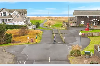 1611 S Ocean Beach Boulevard #8, Long Beach, WA 98631 - Photo 18