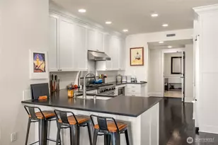 1114 Lakeview Blvd E, Seattle, WA 98102 - Photo 10