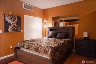 17 W Mercer St, Seattle, WA 98119 - Photo 12