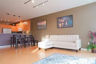 17 W Mercer St, Seattle, WA 98119 - Photo 4