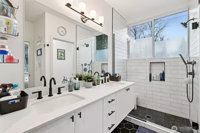 9302 Sturtevant Avenue S, Seattle, WA 98118 - Photo 26