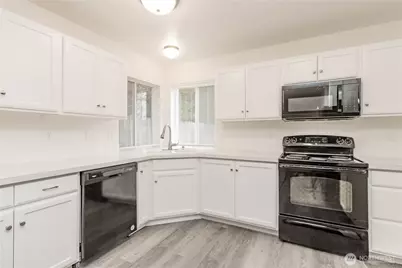 18327 39th Avenue Ct E, Tacoma, WA 98446 - Photo 10