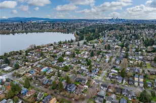 713 B N 70th St, Seattle, WA 98103 - Photo 26