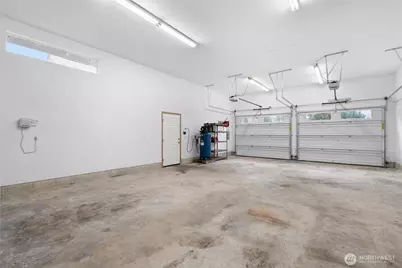 15840 Lawrence Lake Road SE, Yelm, WA 98597 - Photo 32