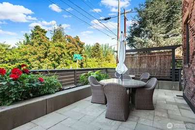 4915 Linden Avenue N #1, Seattle, WA 98103 - Photo 16