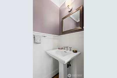 4915 Linden Avenue N #1, Seattle, WA 98103 - Photo 14