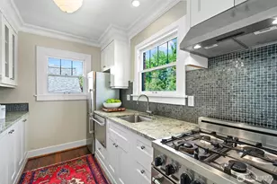 4915 Linden Ave N, Seattle, WA 98103 - Photo 10