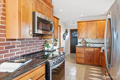 1001 Maple Street, Edmonds, WA 98020 - Photo 14