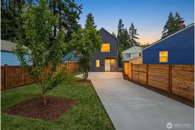 14304 1st Ave NW, Seattle, WA 98133 - Photo 2