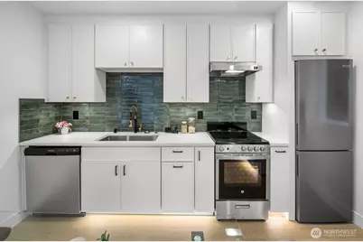 6012 B 35th Avenue NE, Seattle, WA 98115 - Photo 6