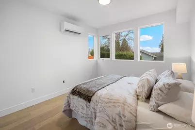 6012 B 35th Avenue NE, Seattle, WA 98115 - Photo 14